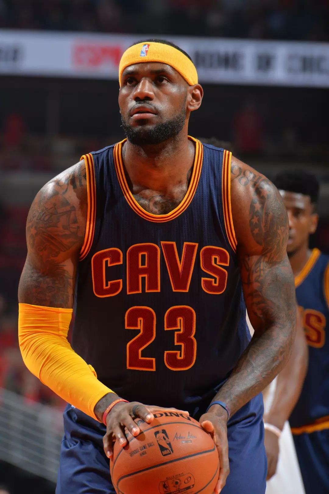 下课后阿隆索谏言：别惯着更衣室，2年一无所获，就怪弗洛伦蒂诺