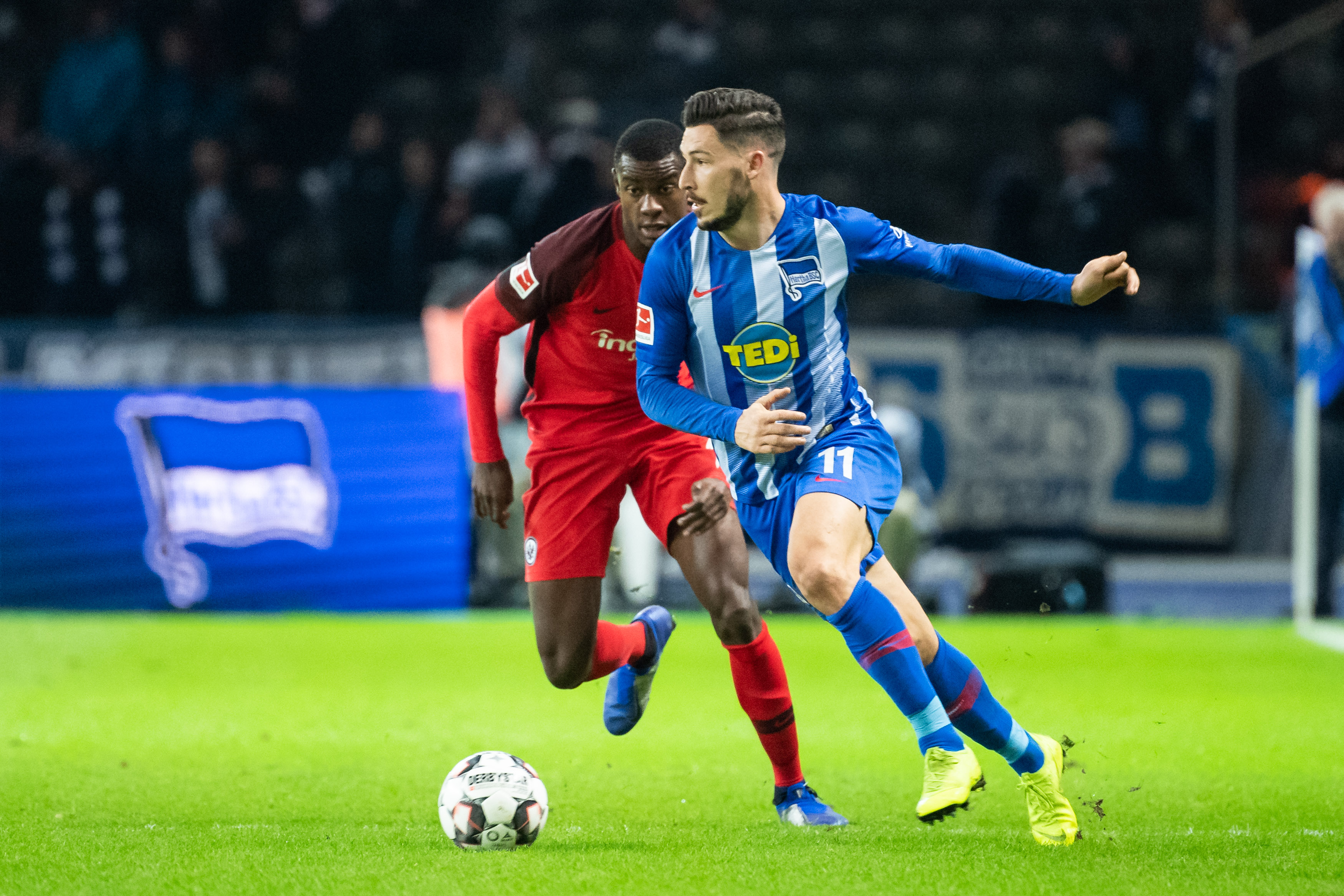 [德甲]维尔茨送出直塞 希克单刀推射破门