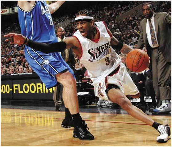 [天下足球]超级乌龙 竟为健在名宿默哀