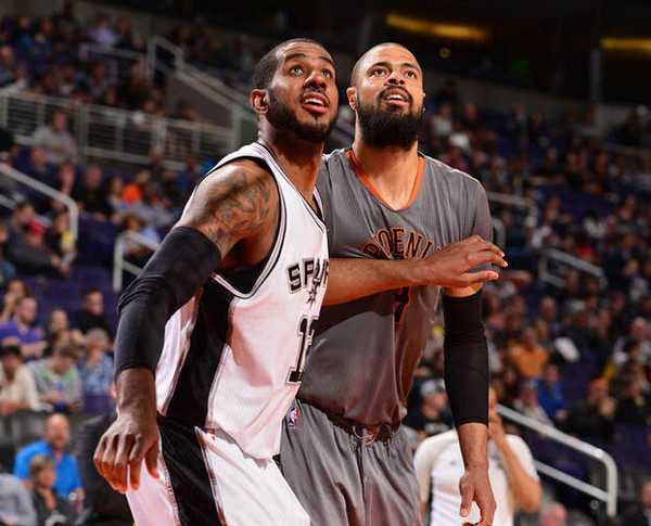 费兰戴帽巴萨三人失单刀 巴萨5-3贝蒂斯迎6连胜