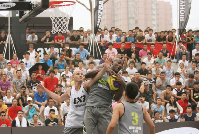 世体：巴萨今夏重点补强左边锋，迪亚斯、莱奥、尼科、卢克曼在列