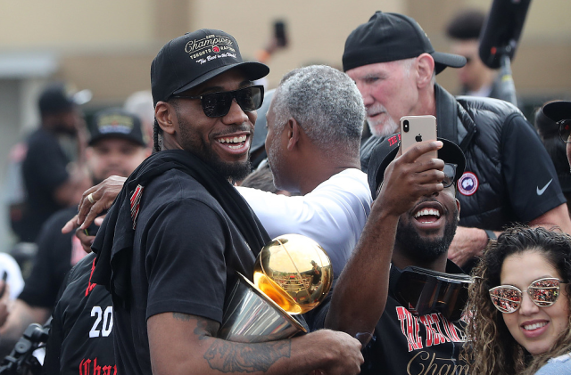 寒冰射手！萨格斯半场9中0仅得2分，邓罗7中1