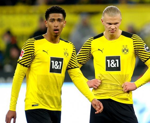 孙铭徽发动快速反击 塔克顺下飞身上篮